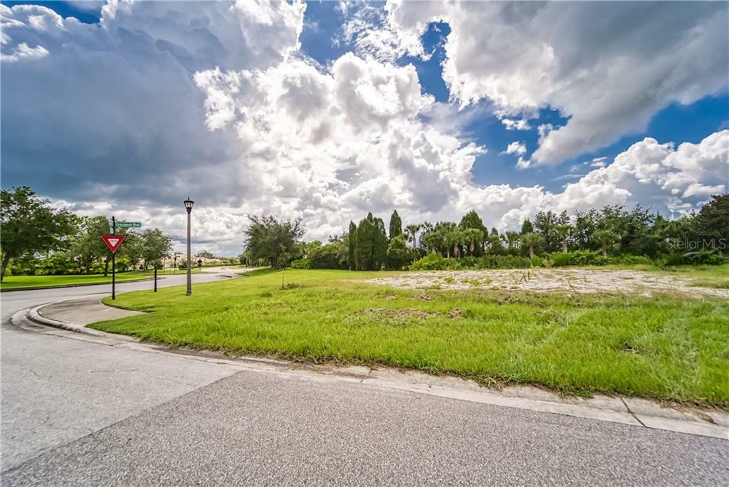 Property Photo:  1940 Grasslands Boulevard  FL 33803 