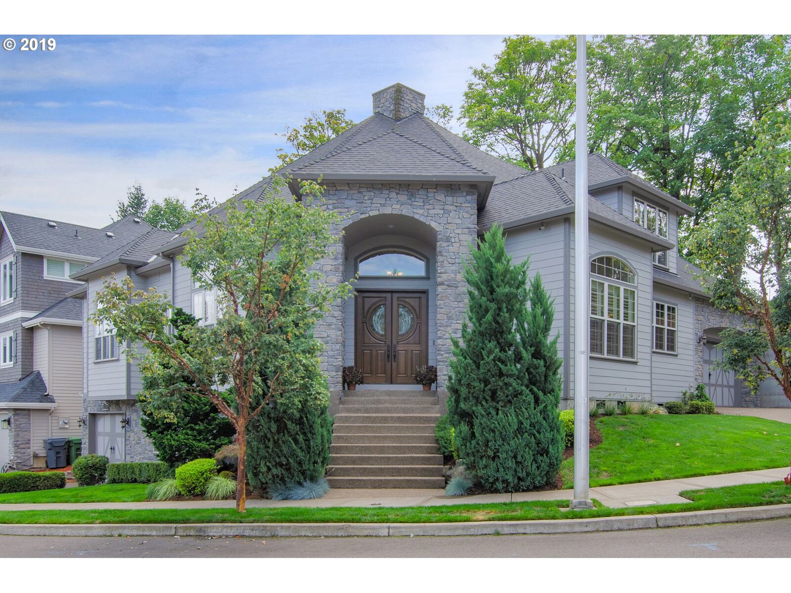 Property Photo:  1258 SW Ophelia St  OR 97219 