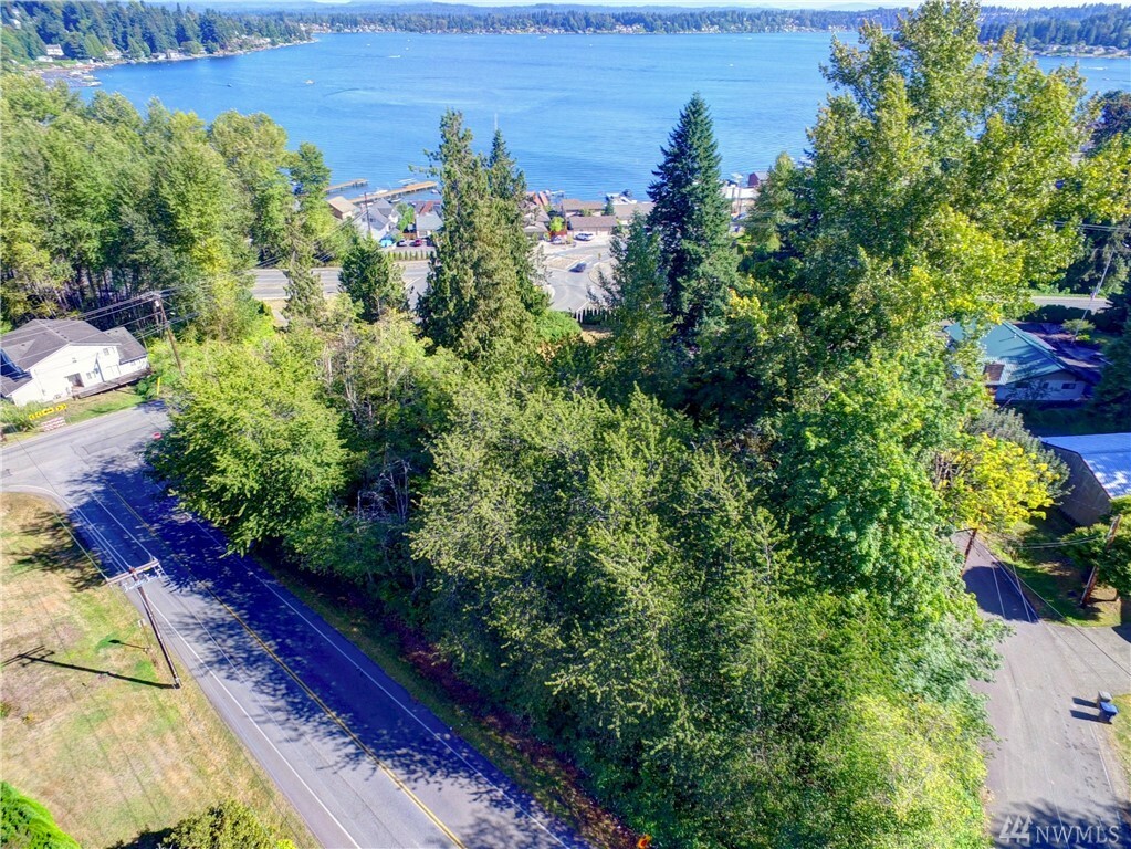 Property Photo:  2111 Park Dr  WA 98258 