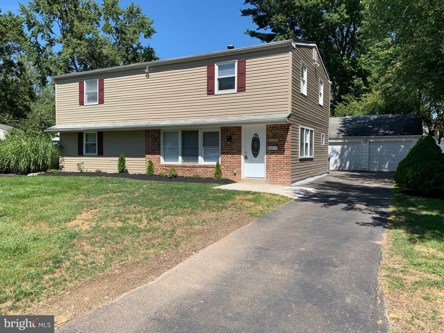 Property Photo: 2741 Fernwood Avenue PA 19001