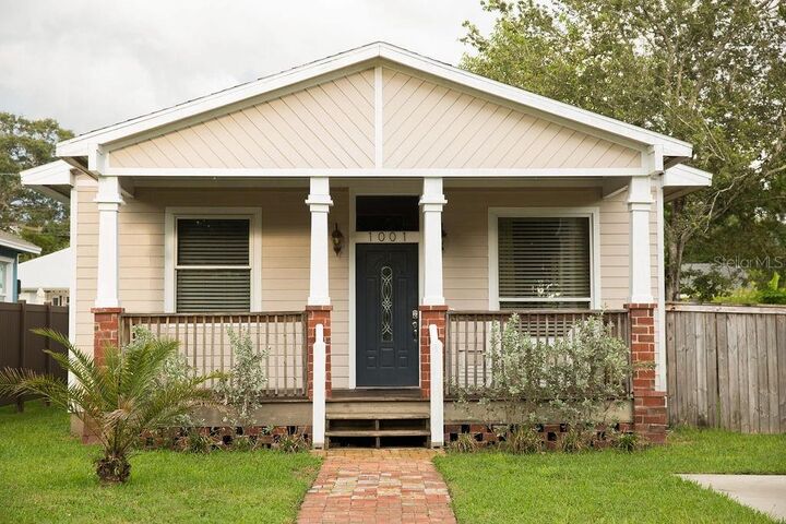Property Photo: 1001 Queen Street N FL 33713
