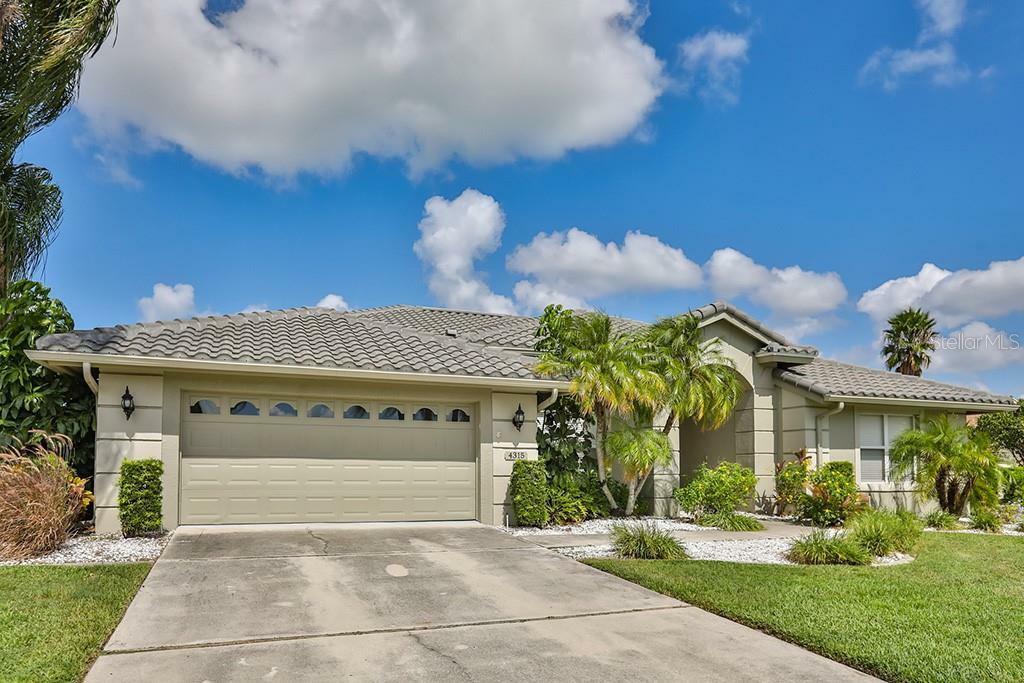 Property Photo:  4315 Presidential Avenue Circle E  FL 34203 