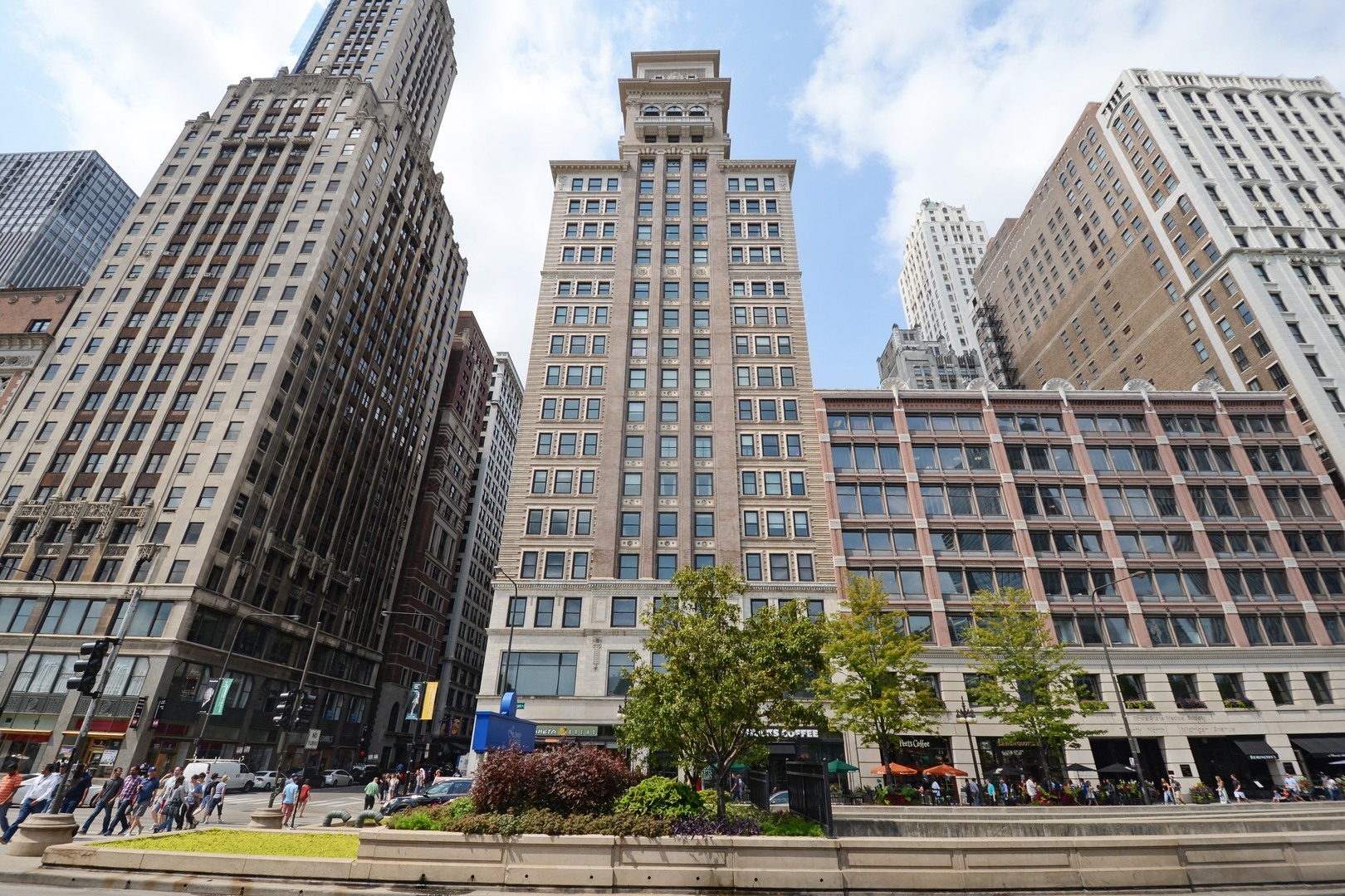 Property Photo:  6 North Michigan Avenue 1004  IL 60602 