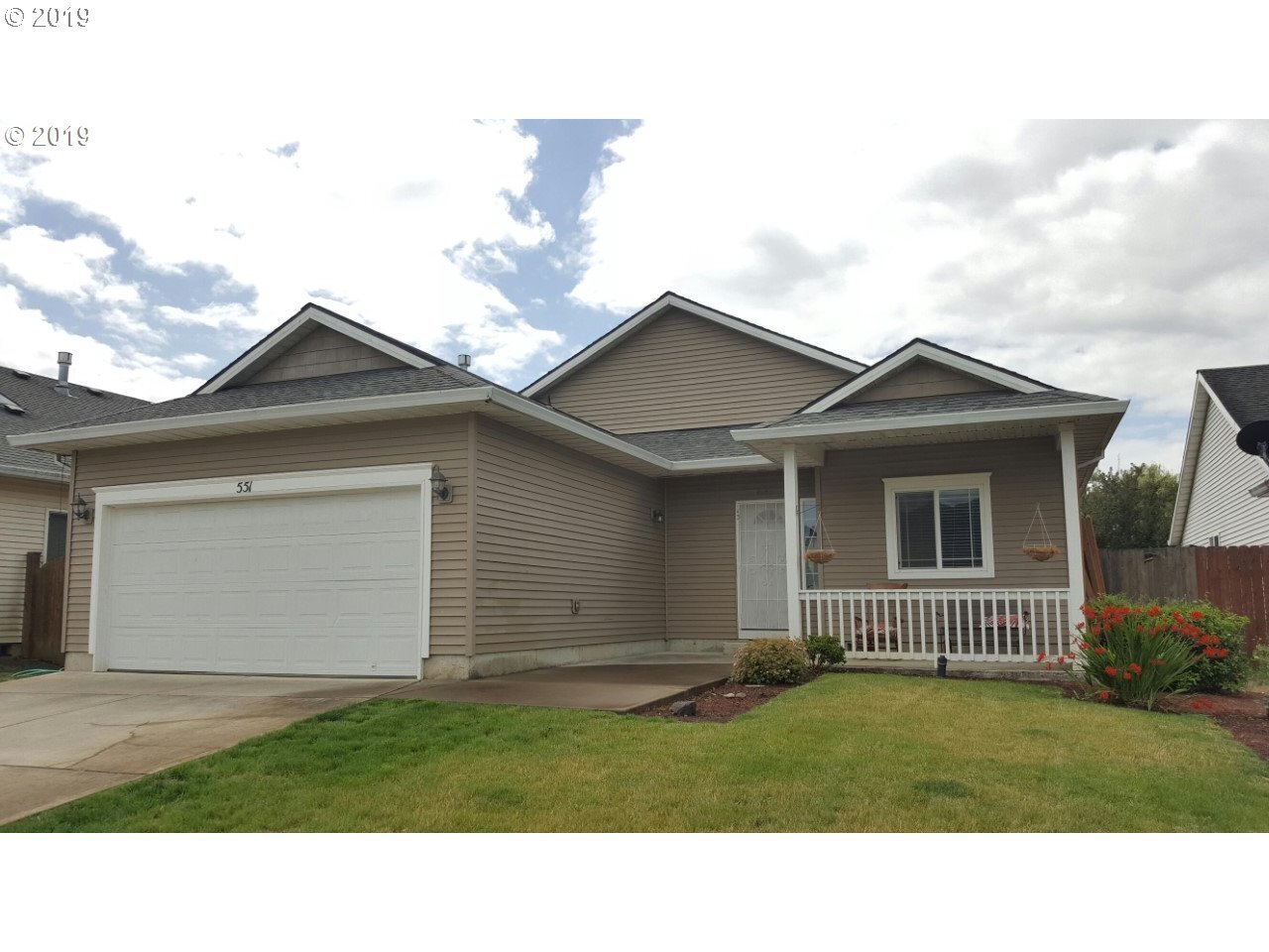 Property Photo: 551 NW Blair Loop OR 97378