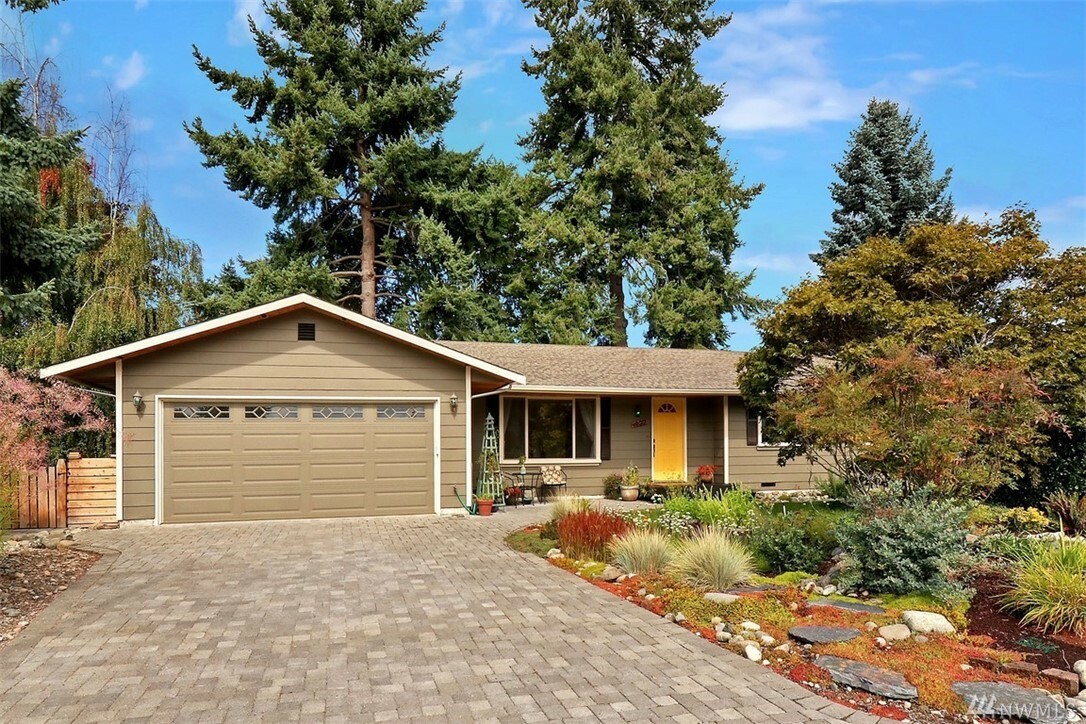 Property Photo:  4827 103rd Place SW  WA 98275 