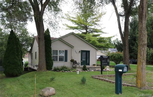 Property Photo:  8687 Creston Drive  MI 48169 