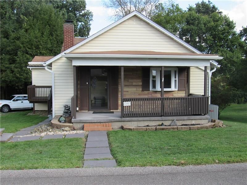 Property Photo:  101 Stanford Dr  PA 15613 