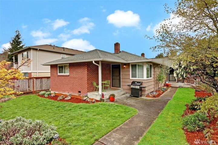 4826 40th Ave SW  Seattle WA 98116 photo