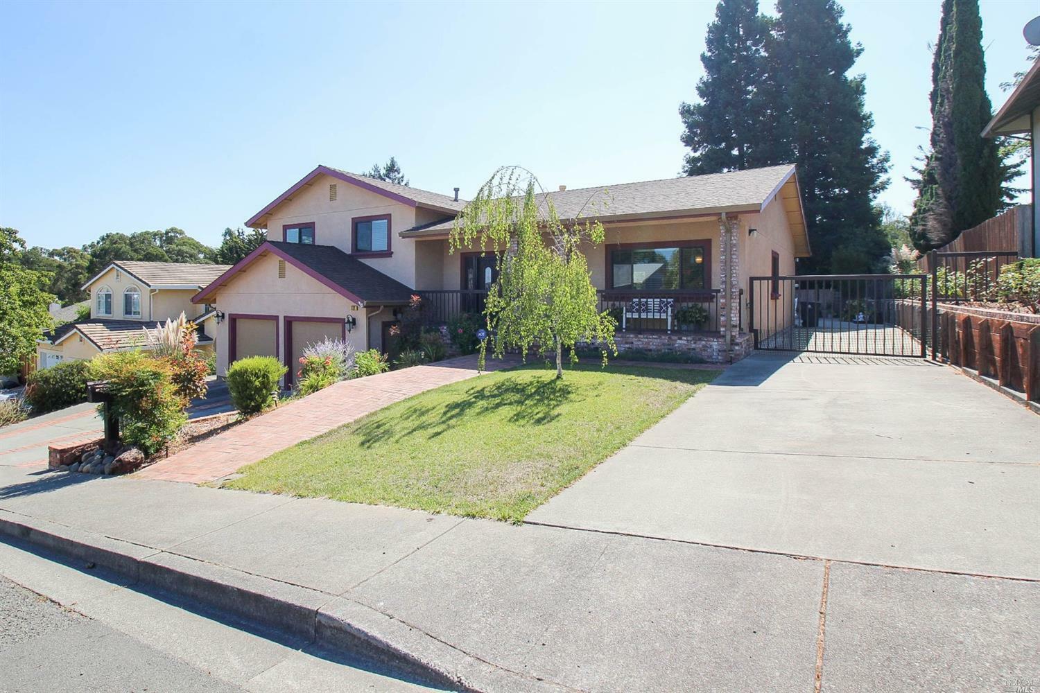 Property Photo:  132 Roundhill Court  CA 94591 