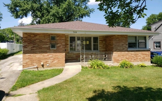 Property Photo:  742 South Illinois Avenue  IL 60181 