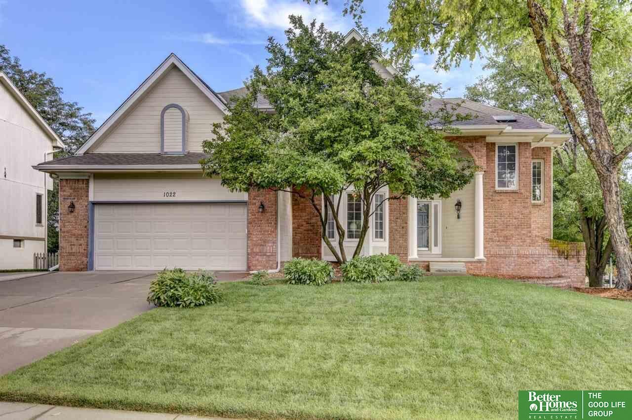 Property Photo:  1022 Sherwood  NE 68046 