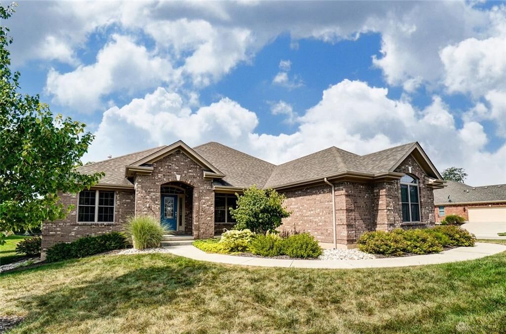 Property Photo: 10 Crest Oak Court OH 45066