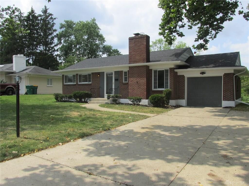 Property Photo: 3601 Far Hills Avenue OH 45429