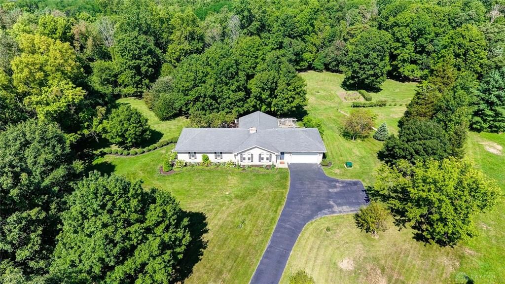 Property Photo:  122 Akins Court  OH 45066 