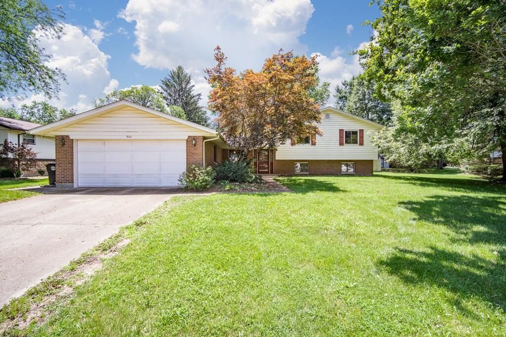 Property Photo: 926 Thorndale Drive OH 45429