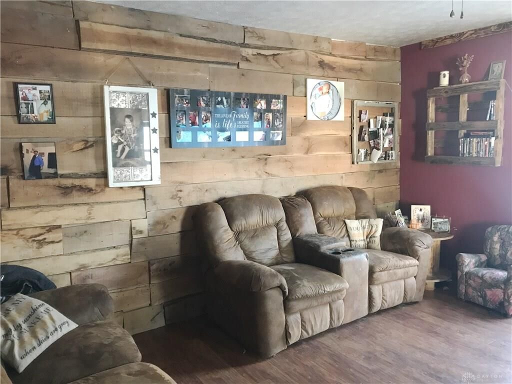 Property Photo: 4085 W Highway 36 OH 43078