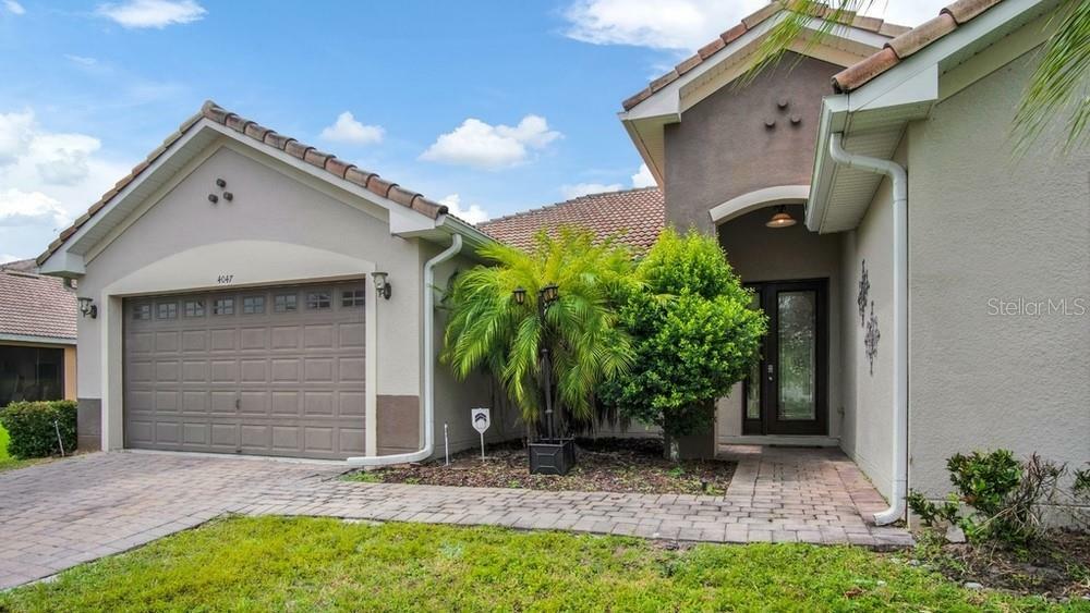 Property Photo:  4047 4047 Isles Of Bellalago Navigator   34746 