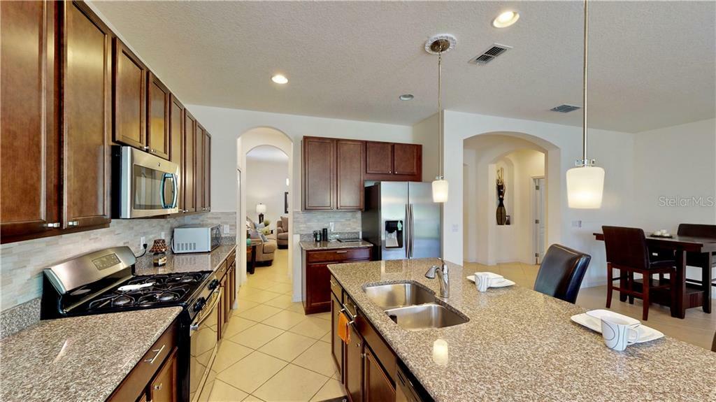 Property Photo:  7534 Bishop Square Drive  FL 34787 