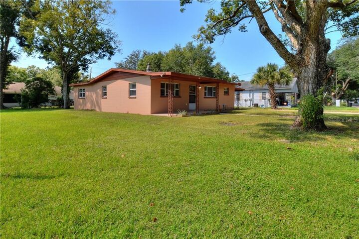 Property Photo:  1501 Jenkins Street  FL 33563 