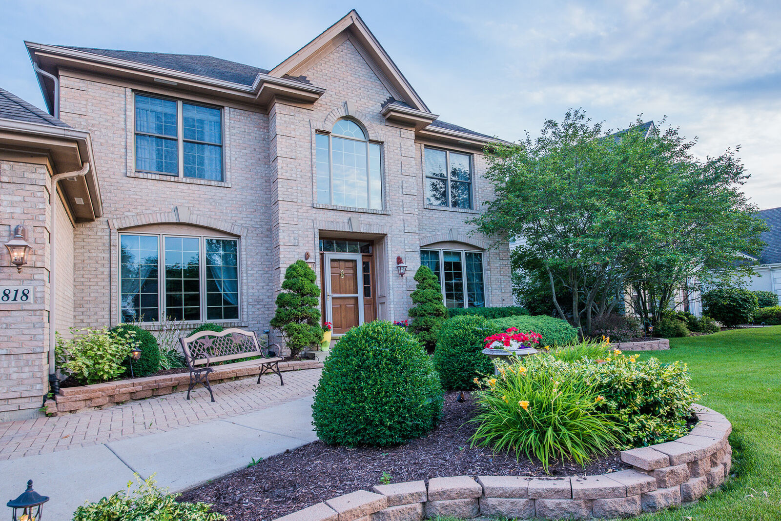 Property Photo:  818 Columbia Circle  IL 60542 