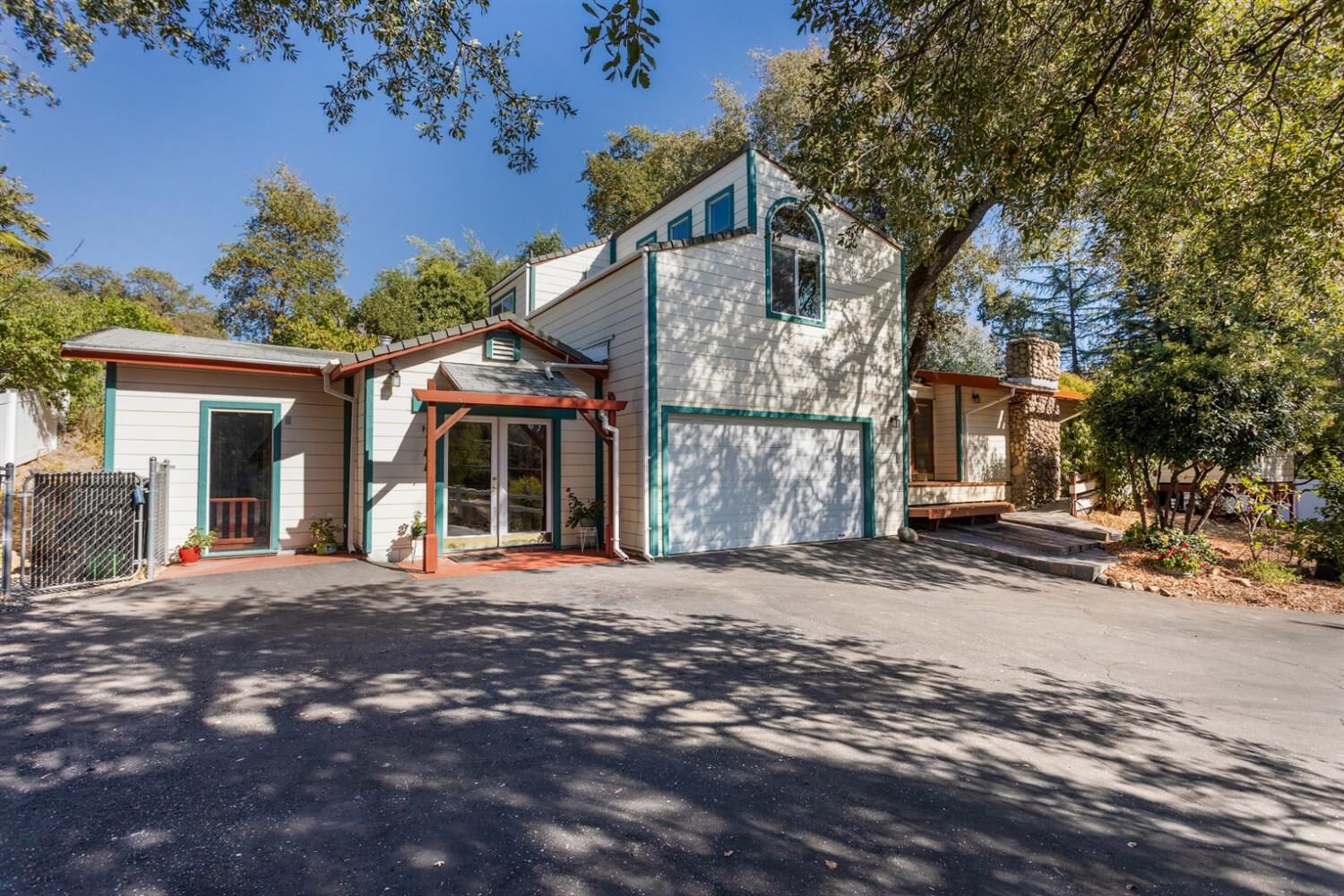 Property Photo: 990 Auburn Ravine Road CA 95603