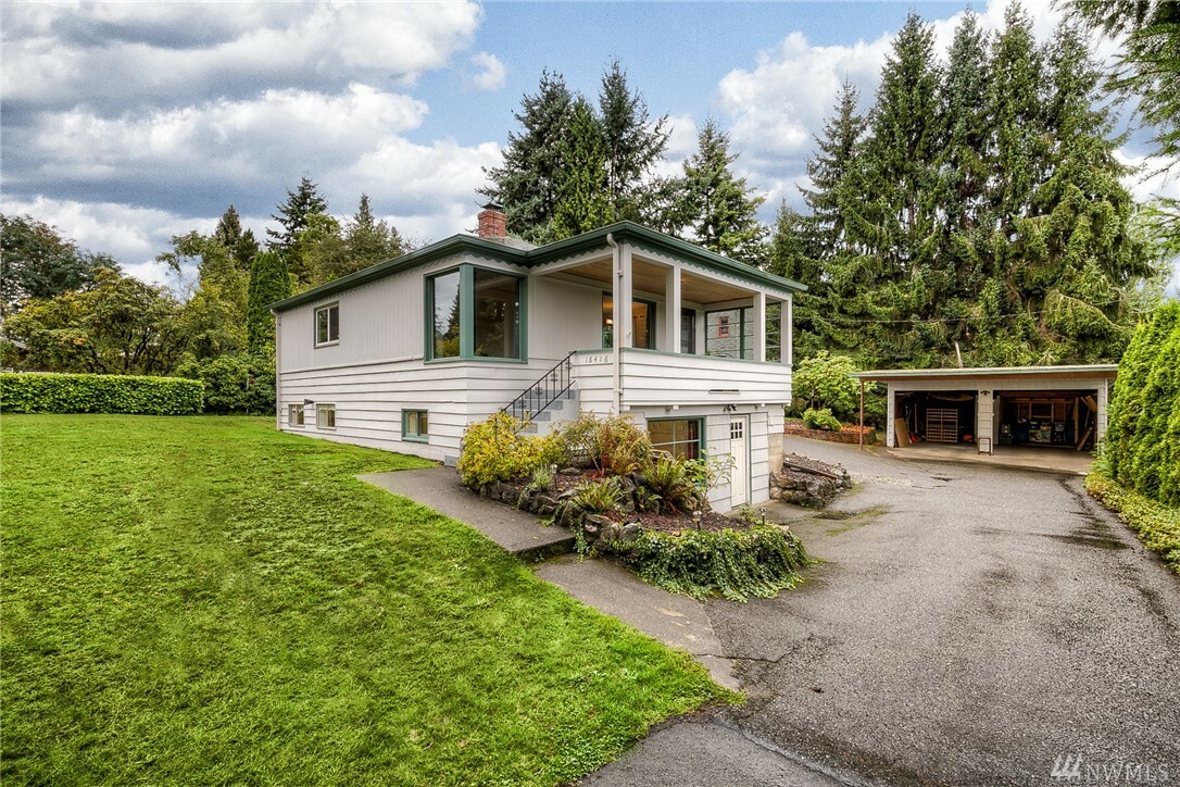 Property Photo:  16416 2nd Ave SW  WA 98166 