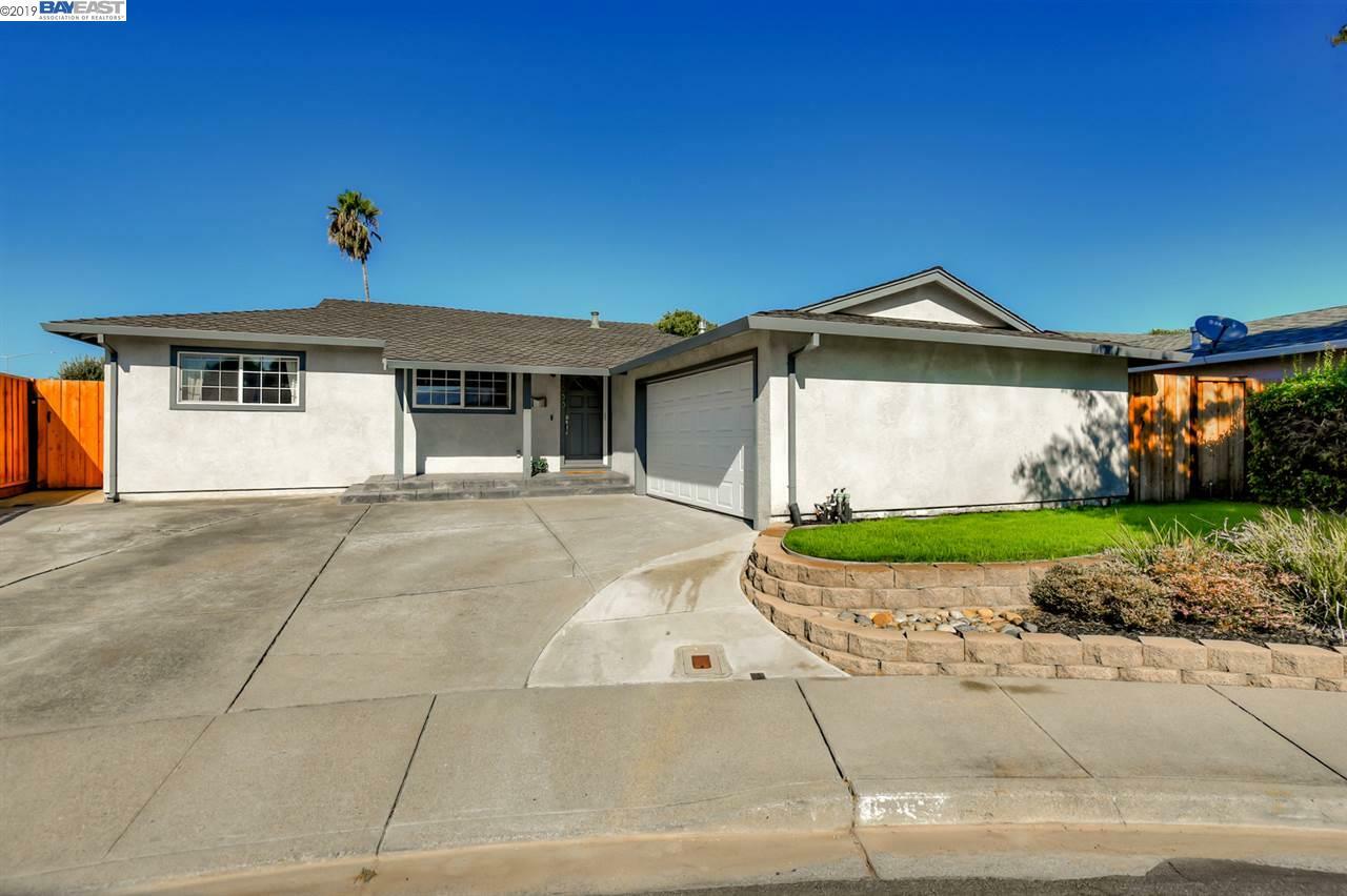 Property Photo: 5653 Roosevelt Pl. CA 94538