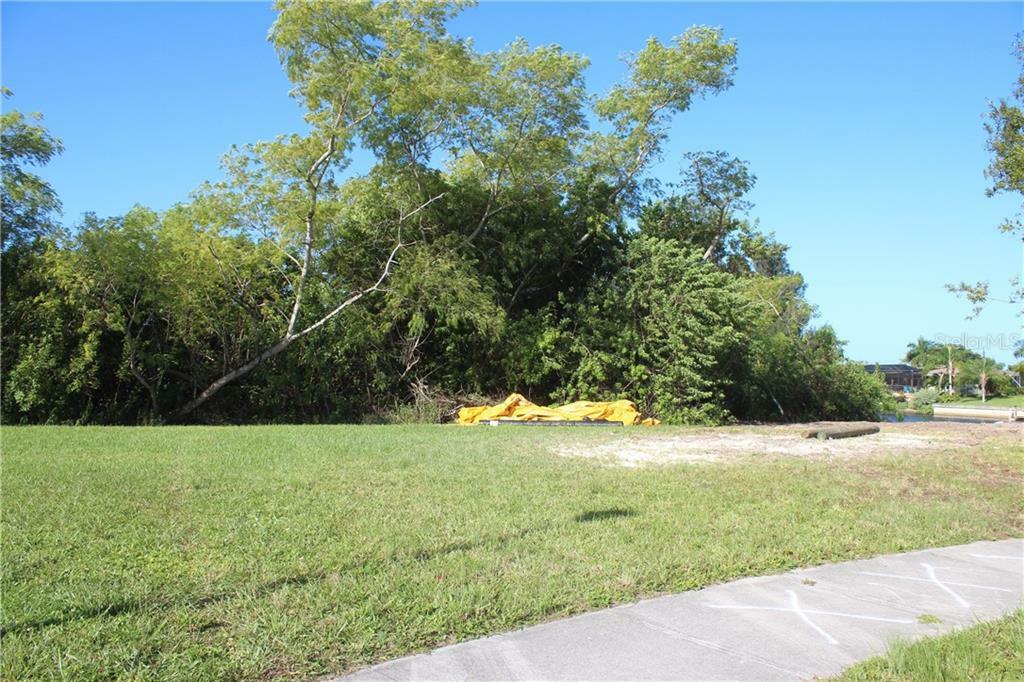 Property Photo:  Oklee Court  FL 34287 