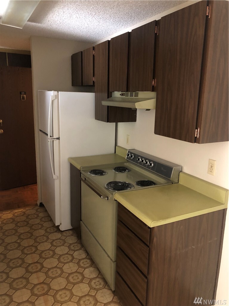 Property Photo: 4601 Grandview Drive W 213-R WA 98466