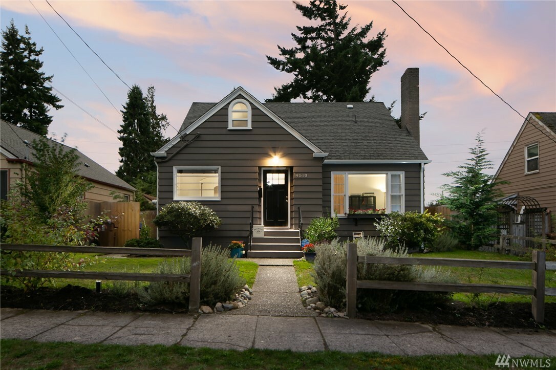 Property Photo:  4510 N 19th St  WA 98406 