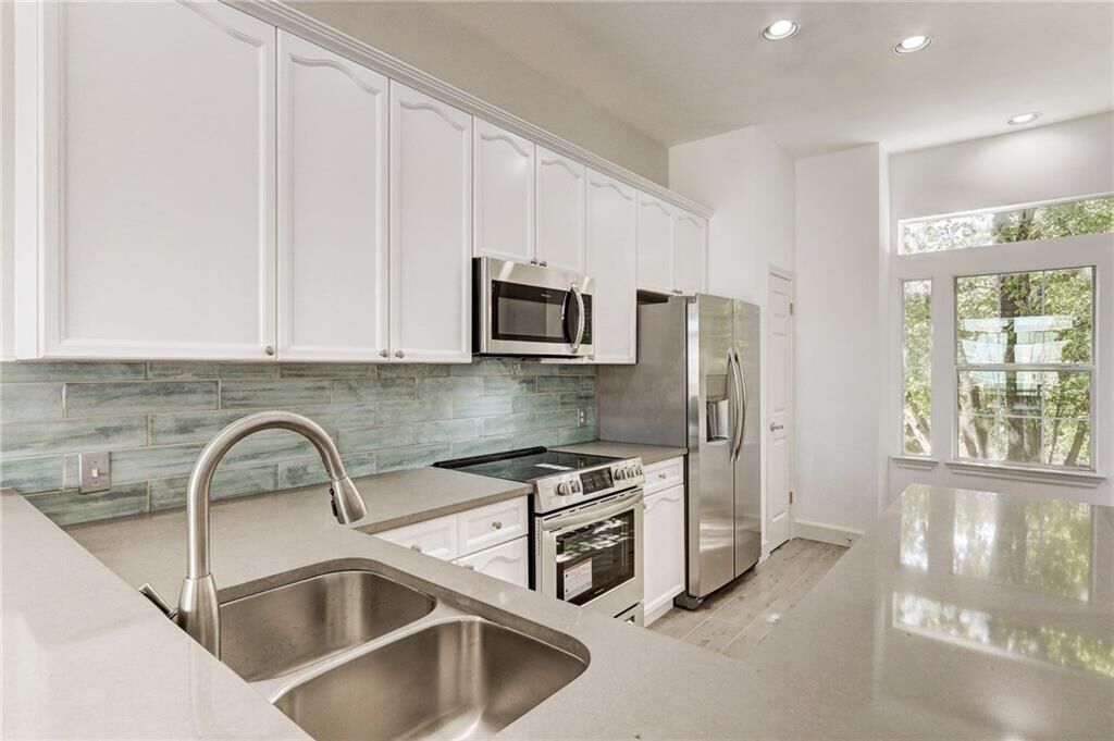 Property Photo:  2918 Ranch Road 620 O-285  TX 78734 