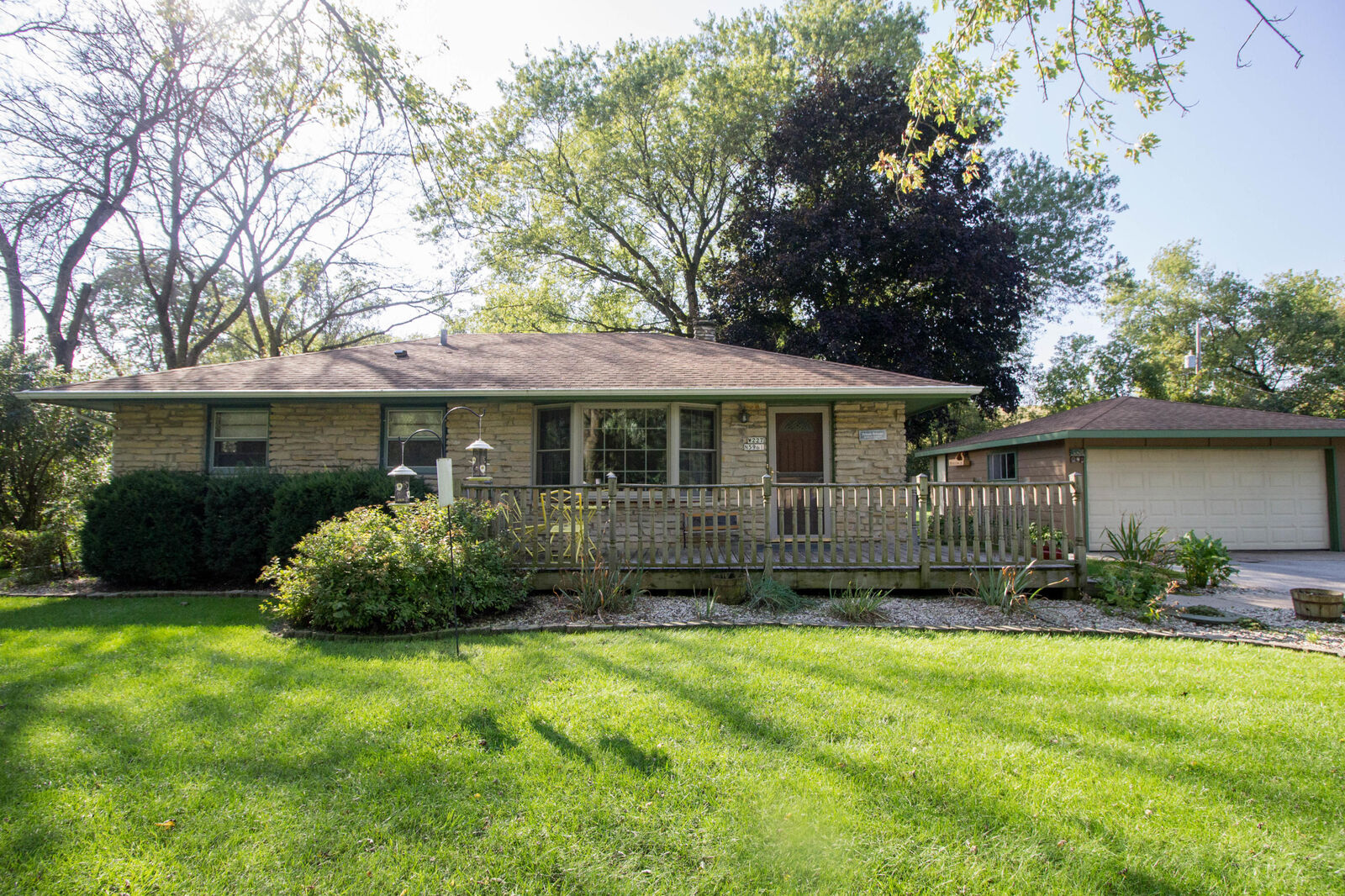 Property Photo: W227n5961 Lynwood Dr WI 53089