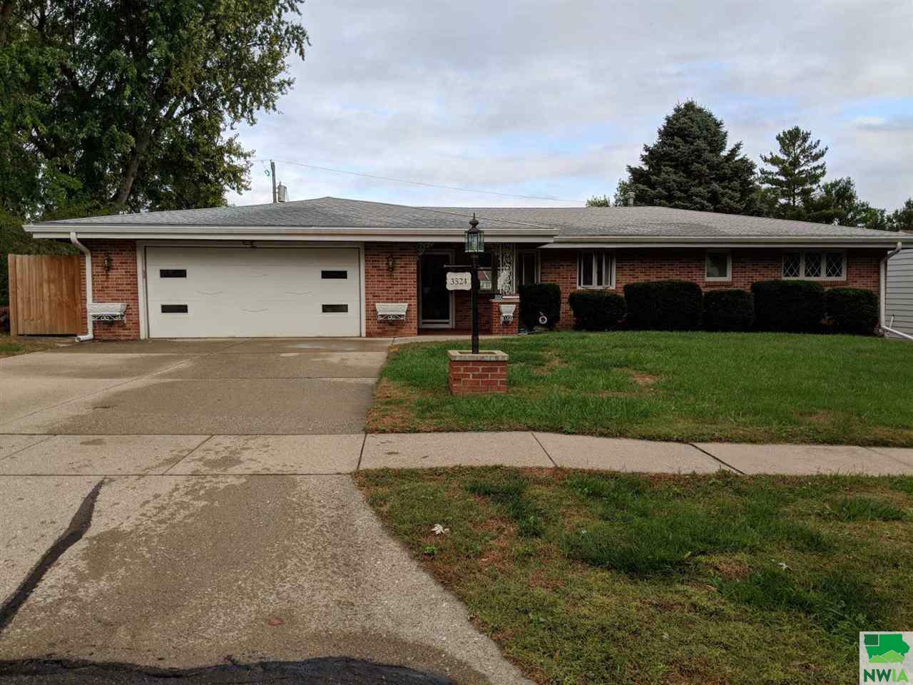 Property Photo:  3524 Cheyenne Blvd  IA 51104 