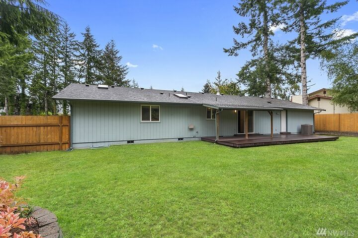 Property Photo:  917  Eaglewood Way  WA 98584 