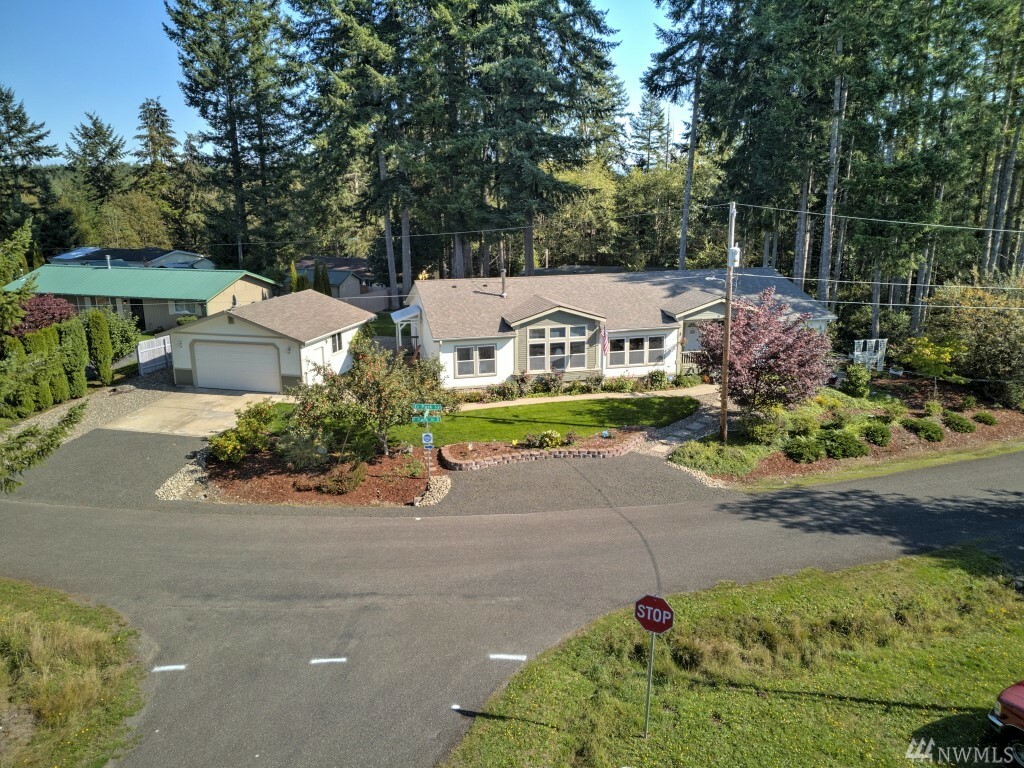 Property Photo:  51 E Park Dr  WA 98584 