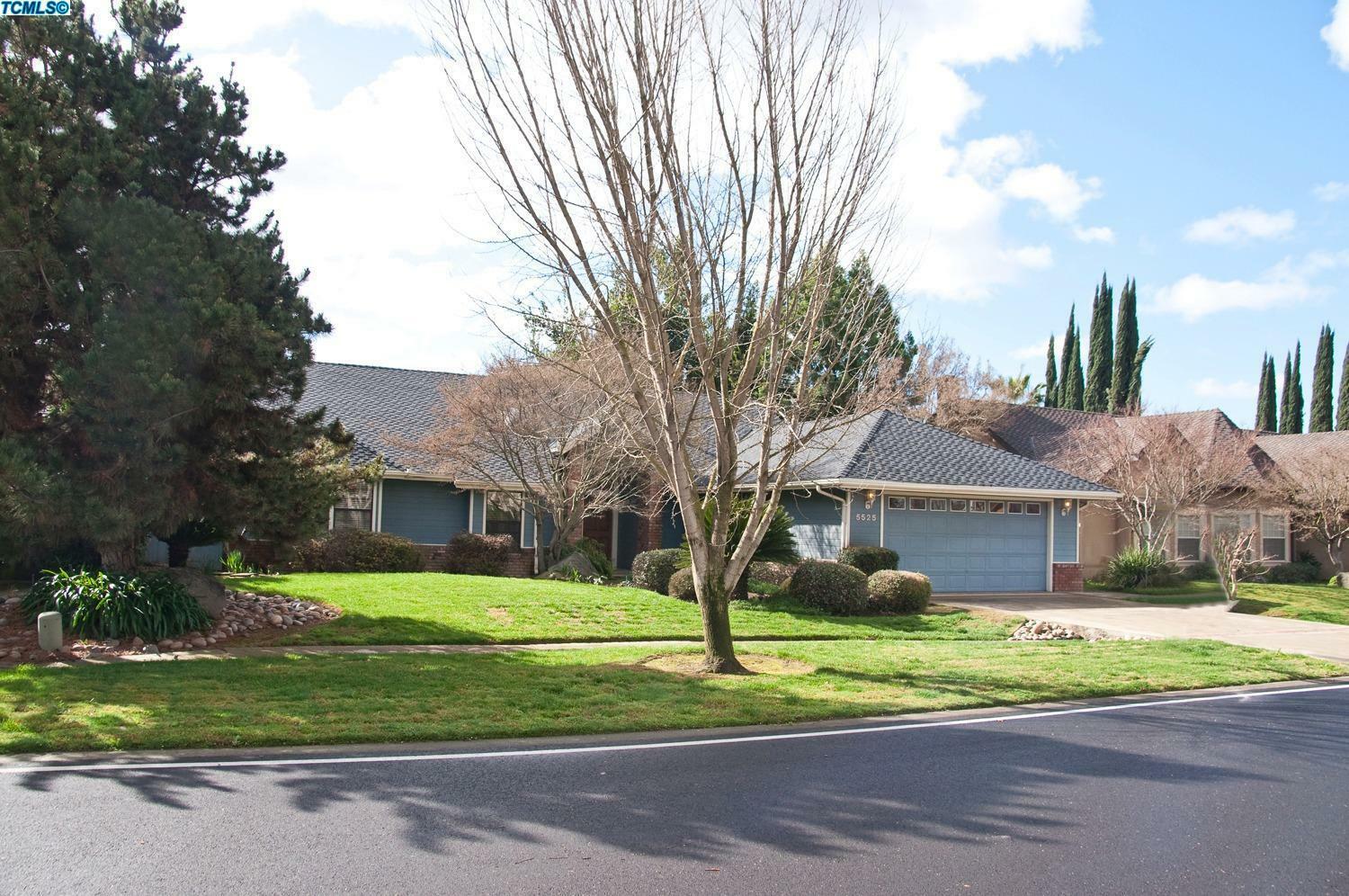 Property Photo:  5525 W Sweet Drive  CA 93291 