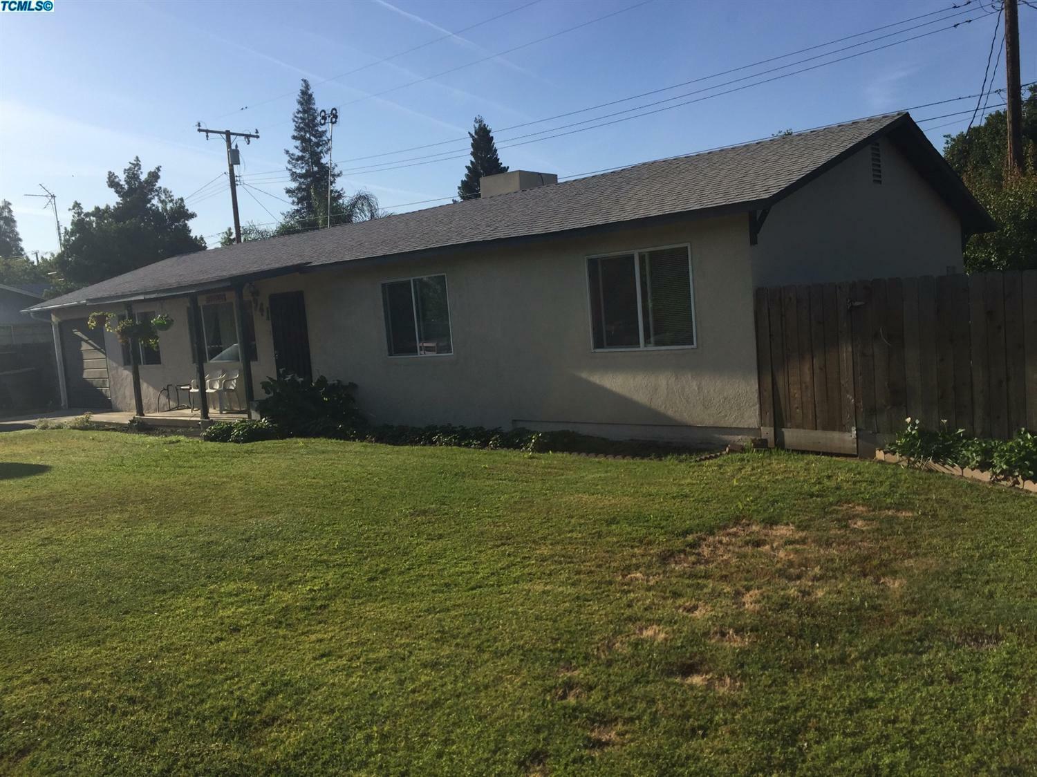 941 E Pine Drive  Tulare CA 93274 photo