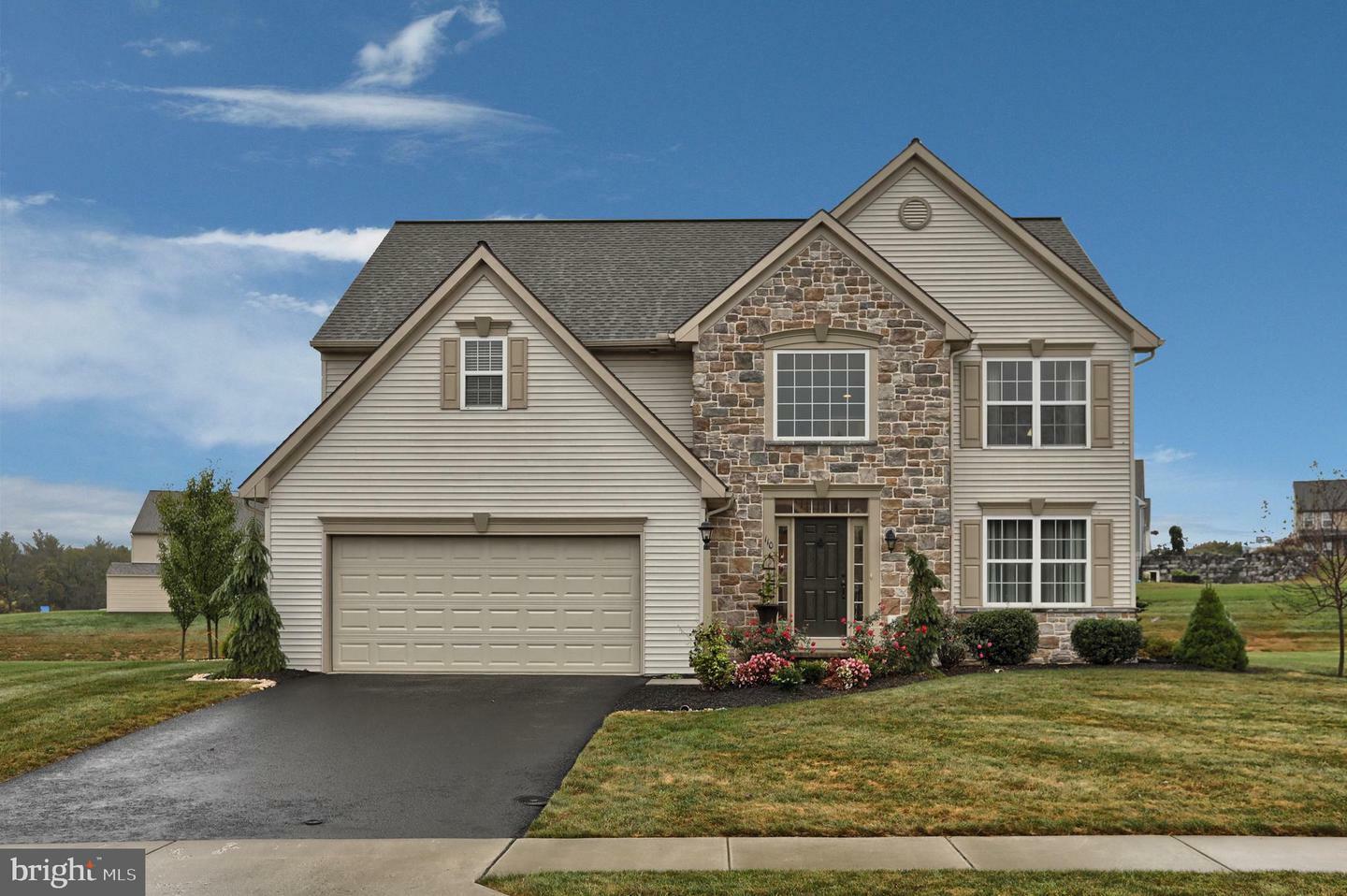 Property Photo: 110 Oaken Way PA 17067