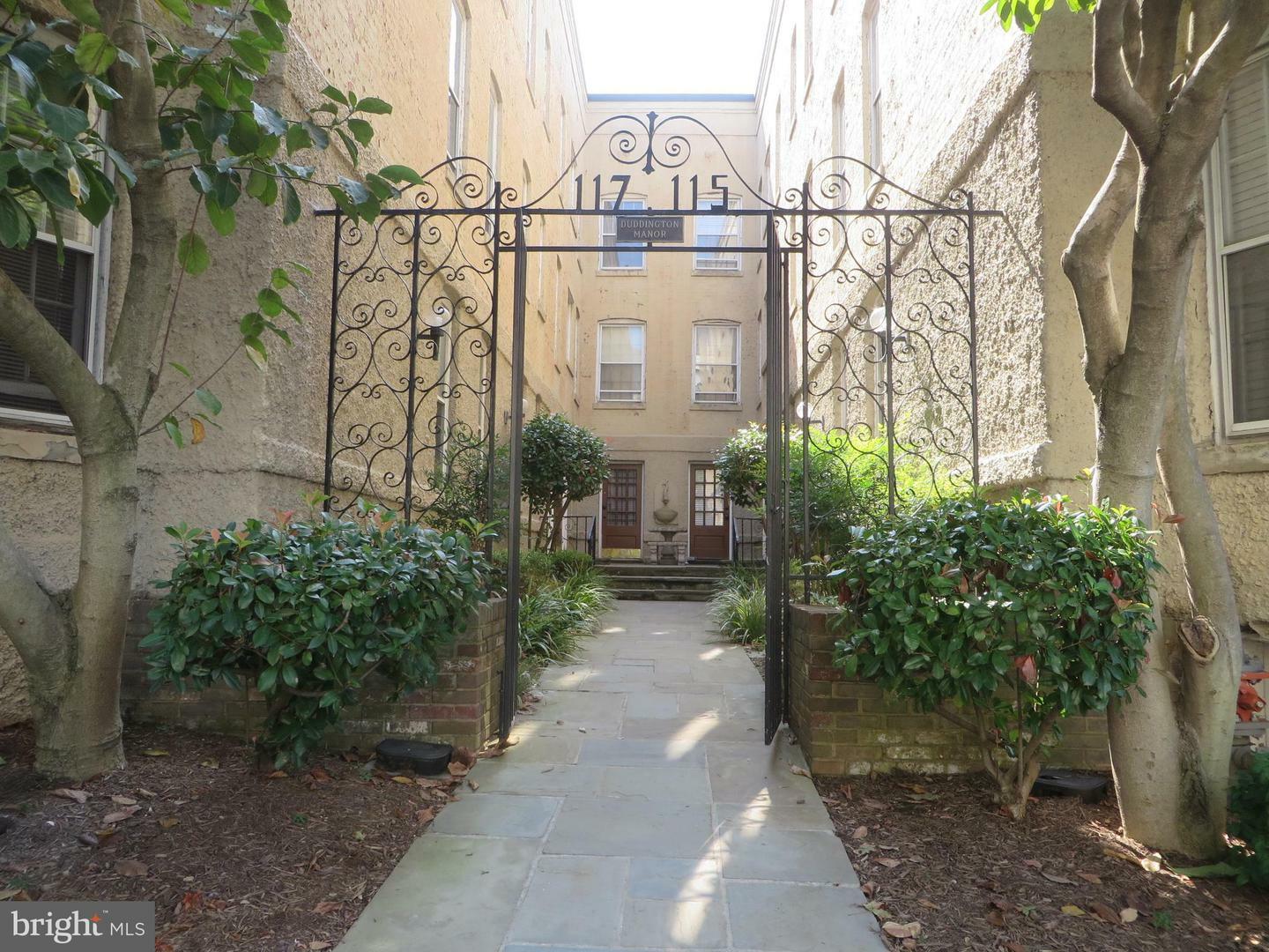 Property Photo: 117 E Street SE 101 DC 20003