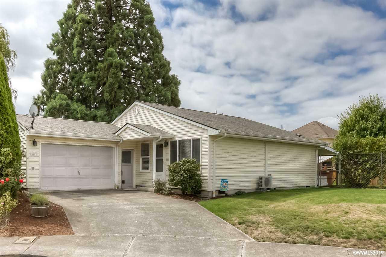 Property Photo: 3010 Starr Ct NE OR 97301