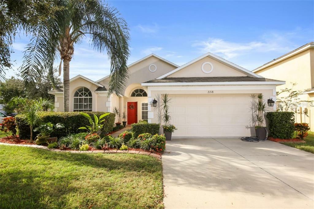 Property Photo:  2218 Roanoke Springs Drive  FL 33570 