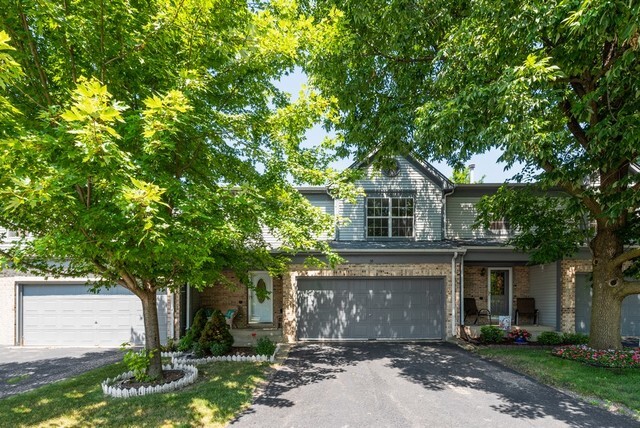 Property Photo: 30 Oxford Court IL 60102