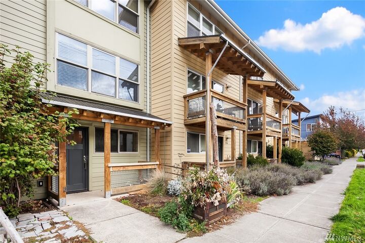 1728 SW Barton Street  Seattle WA 98106 photo