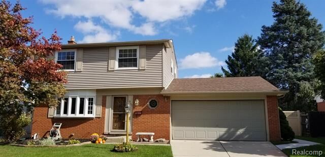 Property Photo: 847 S Dowling Street MI 48186