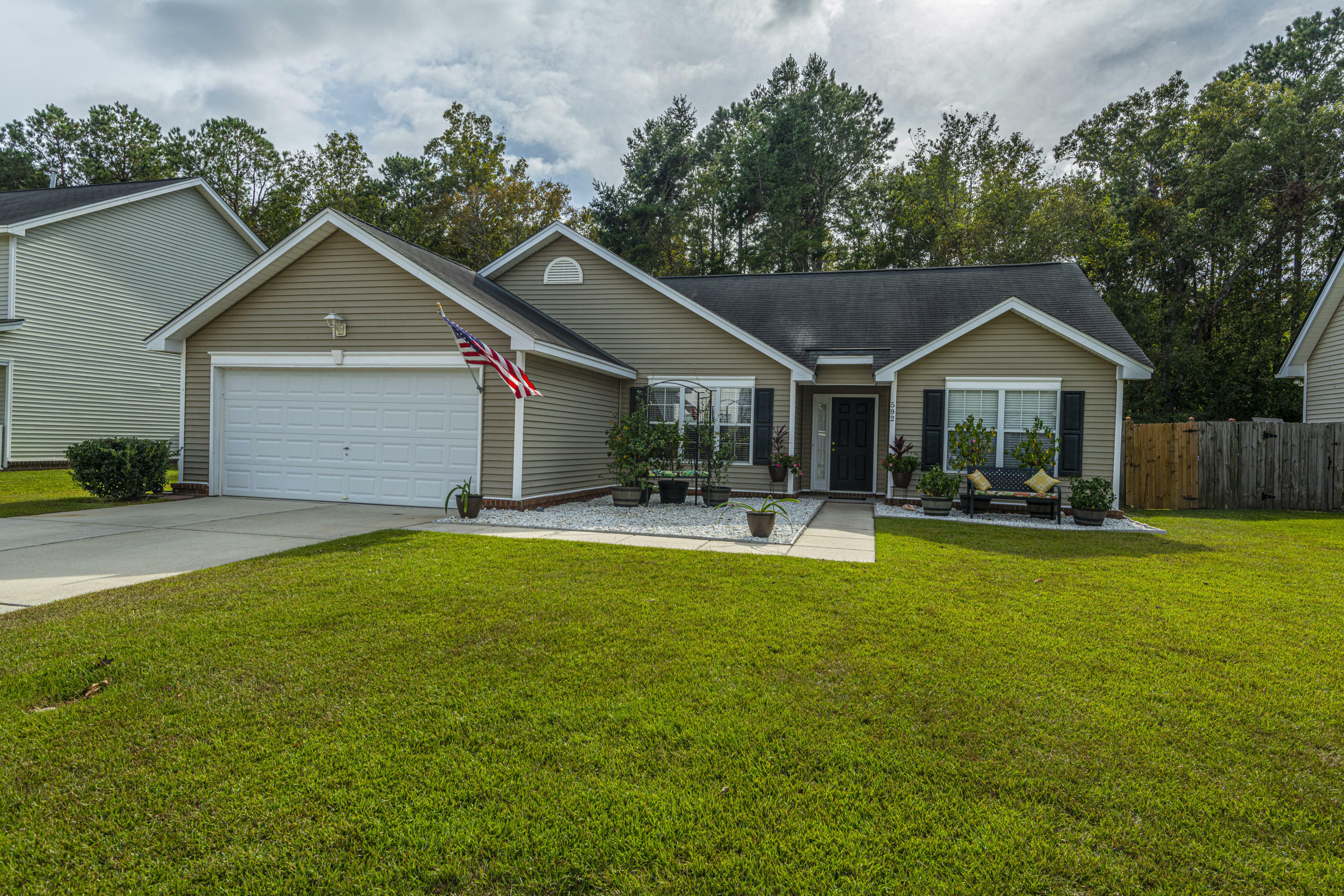 Property Photo: 592 Hainsworth Drive SC 29414