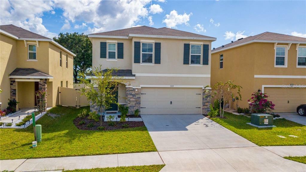 Property Photo:  5929 Briar Rose Way  FL 34232 