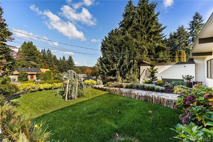 Property Photo:  6303 NE 198th Street  WA 98028 