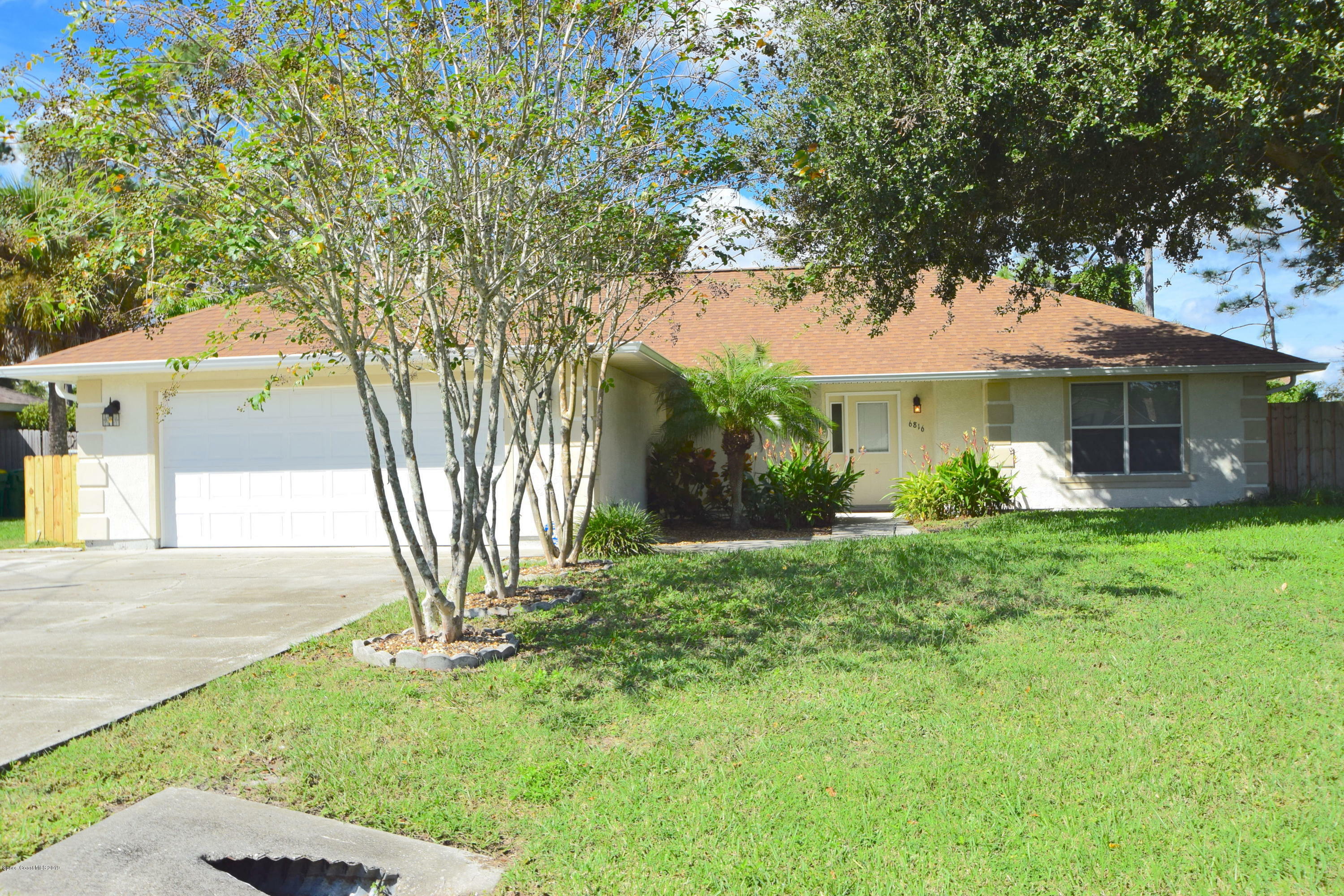 Property Photo:  6816 Buxton Avenue  FL 32927 