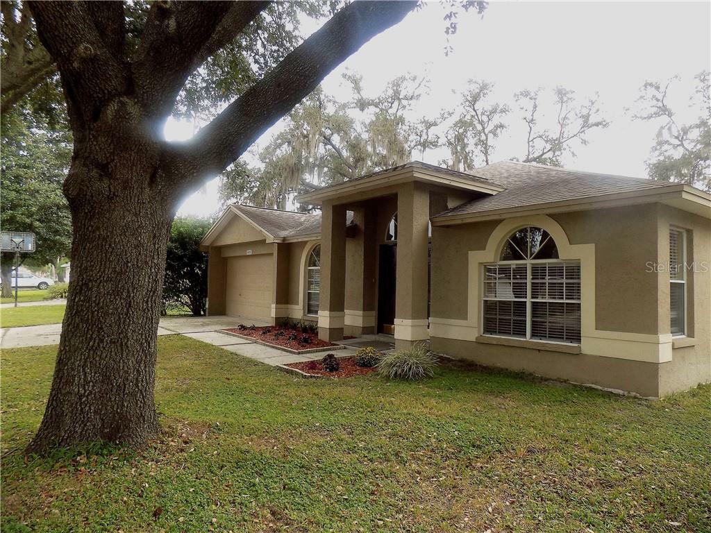 Property Photo:  4008 Concord Way  FL 33566 