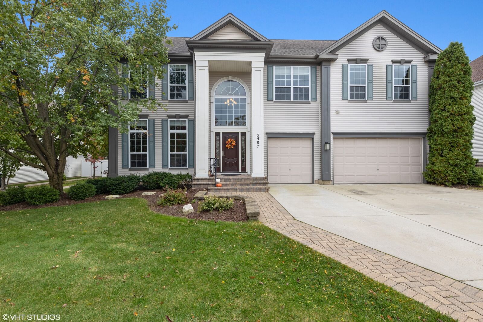 Property Photo: 5507 Highland Drive IL 60067